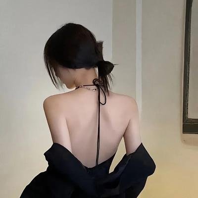 四月，她将到来。